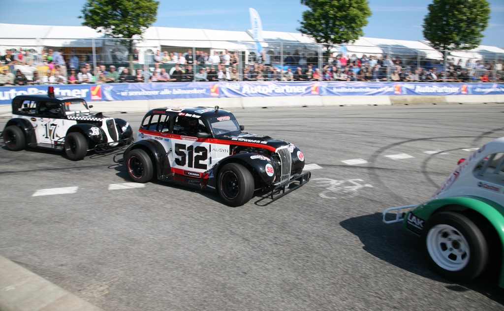 Kevin kæmper sig frem i feltet.
(Foto: Motorsporten.dk)